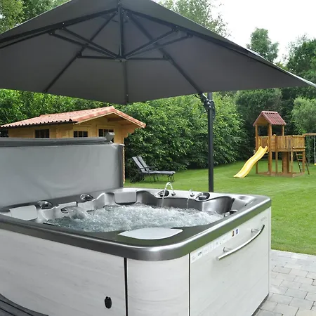 Holiday home Vacation Home In Bomal Near Adventure Valley, Cleaning Included Bomal